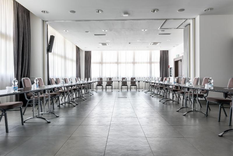 Db Verona Airport Congress & Hotel 4*